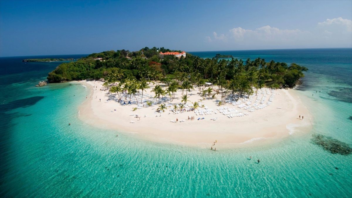 Verano en República Dominicana: Cayo Levantado ofrece una de las playas más atractivas del destino. 