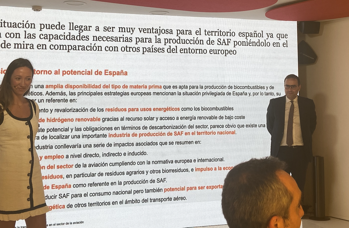 Responsables de PwC durante la presentaci&oacute;n de su informe sobre SAF en el Espacio Iberia