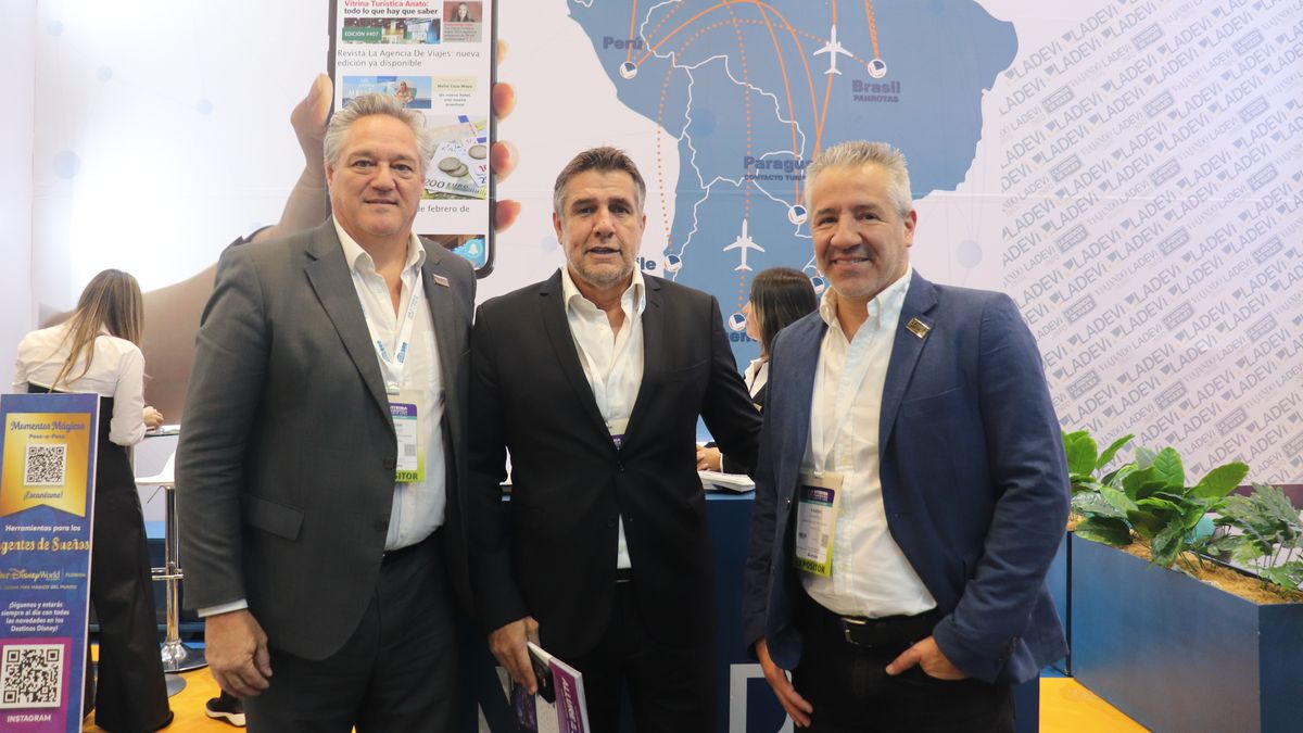 Adrián González de Ladevi, Fernando Padrón de Assist Card y Fabian Manotas de Ladevi.