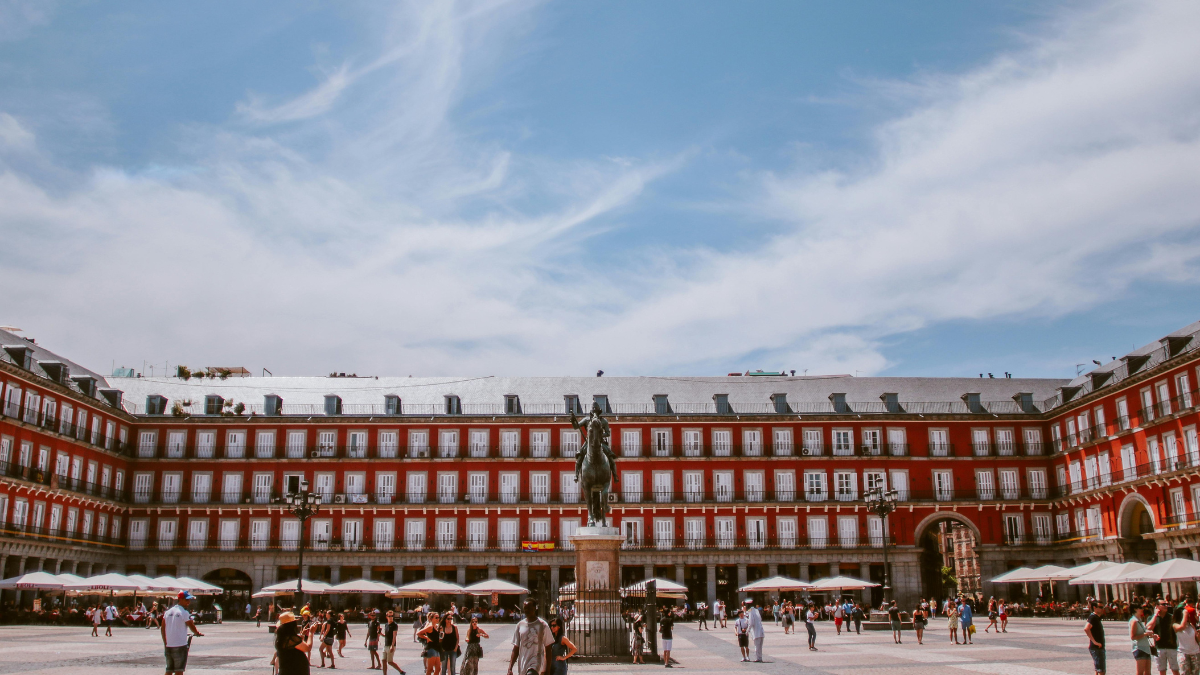 La Plaza Mayor se construyó sobre lo que antiguamente se conocía como Plaza de Arrabal.