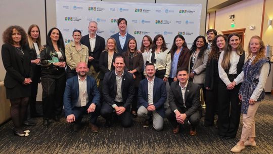 Operadores peruanos exploran la oferta renovada de Buenos Aires y Mendoza en el encuentro de promoción turística celebrado en Lima.
