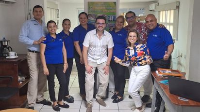 El equipo de Decameron en México, encabezado por Aldo Martínez, director comercial.