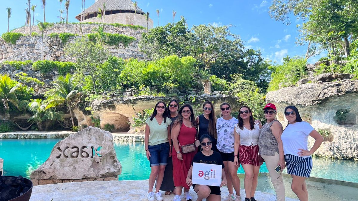 Grupo Xcaret fam tour junto a Ágil Perú