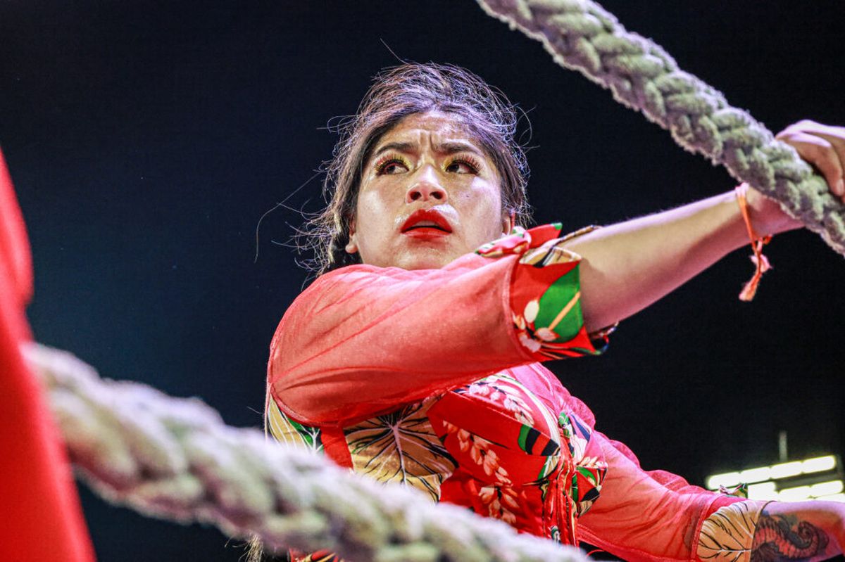 Iquique: Cholitas Luchadoras convocó a 4 mil personas en Cavancha.
