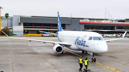 Se inauguró la nueva ruta áerea Monterrey-Los Ángeles operada por Alaska Airlines.