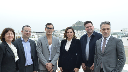 Responsables del gobierno de Grecia y de Queer Destinations. Responsables del gobierno de Grecia y de Queer Destinations.