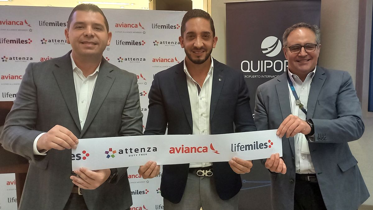 Carlo Quintavalle, director comercial de Attenza; Juan Francisco Ortiz, country officer de Avianca en Ecuador; y Ramón Miró, presidente y director general de Quiport. - Ladevi Medios y Soluciones Carlo Quintavalle, director comercial de Attenza; Juan Francisco Ortiz, country officer de Avianca en Ecuador; y Ramón Miró, presidente y director general de Quiport.