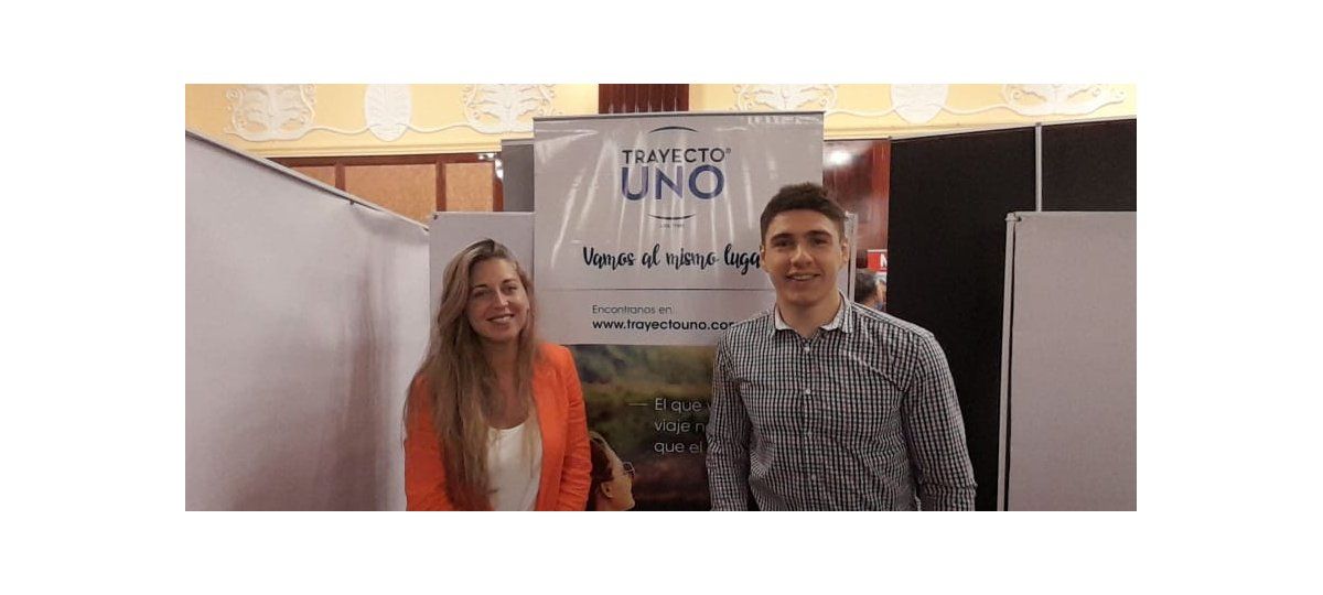 ECTU 2022: Yanina Andrusiw , supervisora de Ventas de Trayecto Uno; y Mateo Martino, ejecutivo de ventas de la operadora.