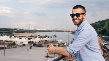 Los malecones del Caribe colombiano se consolidan como nuevos ejes turísticos y espacios clave para recorrer las ciudades costeras.