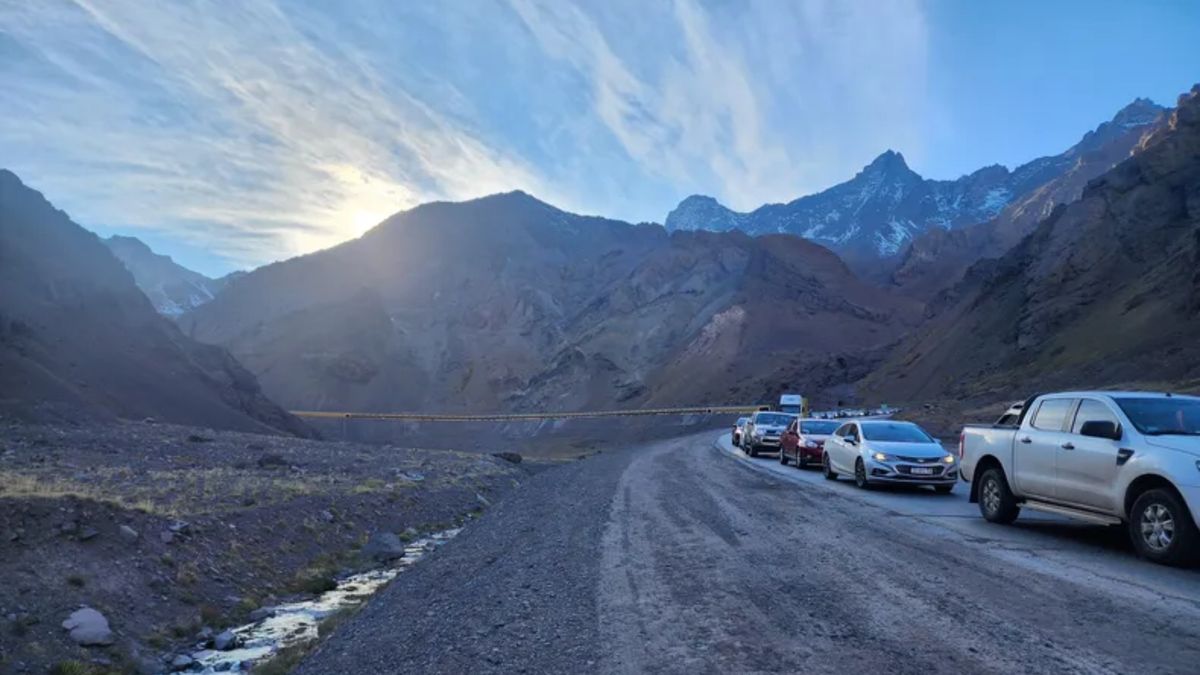 Fedetur anuncia graves consecuencias al desarrolla del turismo por demoras en el Paso Los Libertadores - Ladevi Medios y Soluciones Fedetur anuncia graves consecuencias al desarrolla del turismo por demoras en el Paso Los Libertadores
