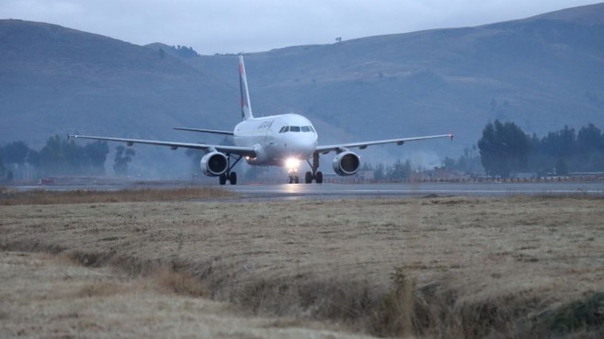 Corpac recibe primer vuelo de Latam Airlines en Jauja y refuerza la conexión aérea en la región centro. - Ladevi Medios y Soluciones Corpac recibe primer vuelo de Latam Airlines en Jauja y refuerza la conexión aérea en la región centro.