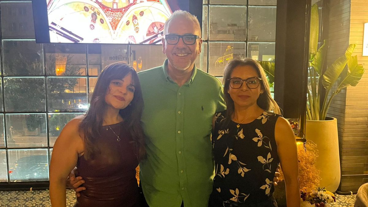 Rosa Souza, directora general de Crystal Concepts Latinoamérica; Miguel Selma, director comercial de España y Latinoamérica de Dunas Travel, y Francia Guerrero, representante comercial para Colombia de Crystal Concepts.