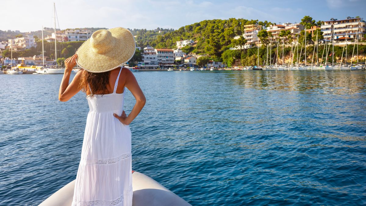 Explorar islas poco conocidas de Grecia es una forma única de descubrir rincones auténticos de Europa que pocos viajeros han pisado.