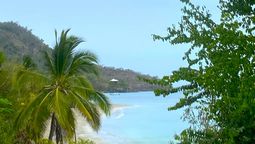 Providencia ofrece rutas para explorar la isla y disfrutar de sus increíbles paisajes.