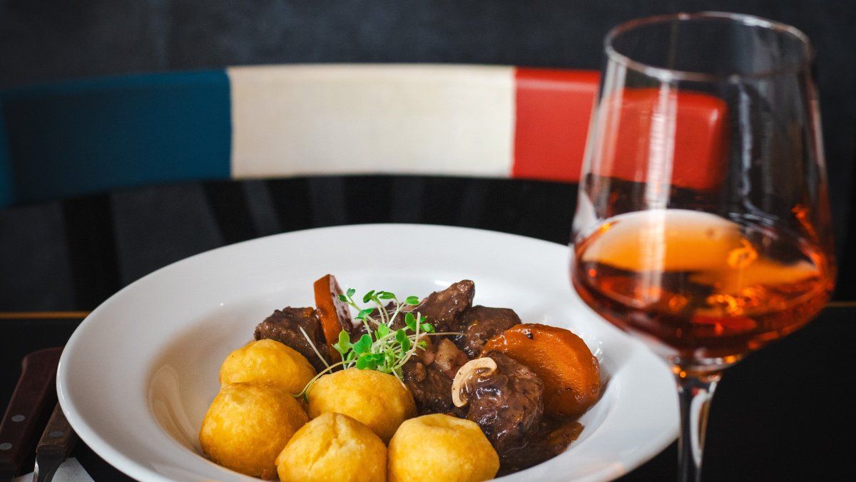 Gastronomía: Lo del Francés invita a probar platos clásicos de Francia en el corazón de Buenos Aires.