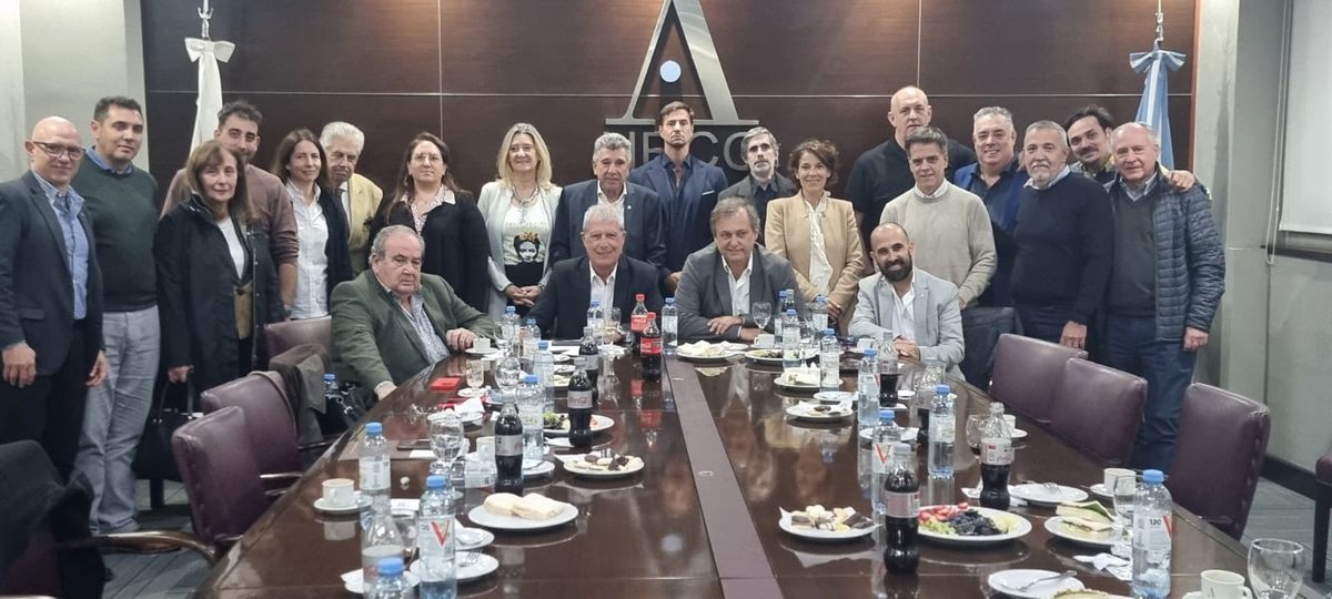 Ahrcc renovó autoridades: Camilo Suárez vuelve a la presidencia de la entidad porteña. Se impuso ante Gabriela Akrabián y reemplazará a Daniel Prieto.