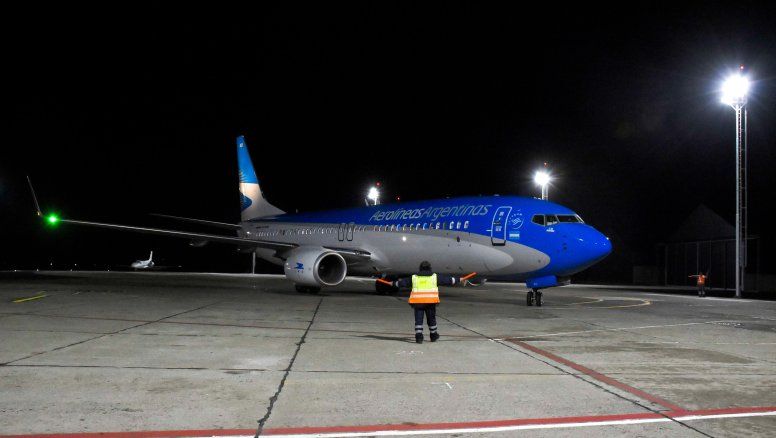 Aerolíneas Argentina con vuelos low cost a Bariloche, Salta, Iguazú, Trelew y Comodoro Rivadavia. Los servicios podrán ser comercializados por las agencias de viajes.