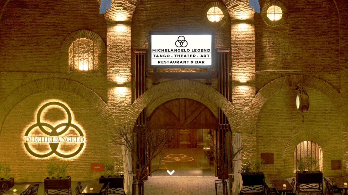 Michelangelo Legend, un clásico de San Telmo que se unió a la celebración del 145 aniversario de la Cruz Roja Argentina.