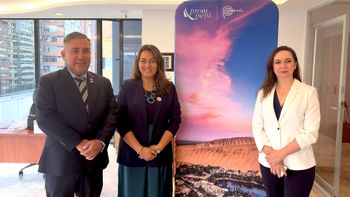 Gustavo García, consejero económico comercial de PromPerú Ecuador; Elva Yánez, coordinadora de Turismo de Reuniones de PromPerú; y Fanny Thivierge, especialista de Turismo de PromPerú Ecuador.&nbsp;