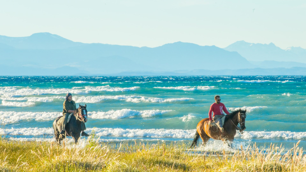 Los Antiguos y sus paisajes te esperan en estas vacaciones de verano.