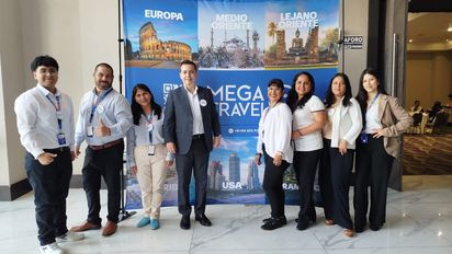 Equipo comercial de Mega Travel en Perú.