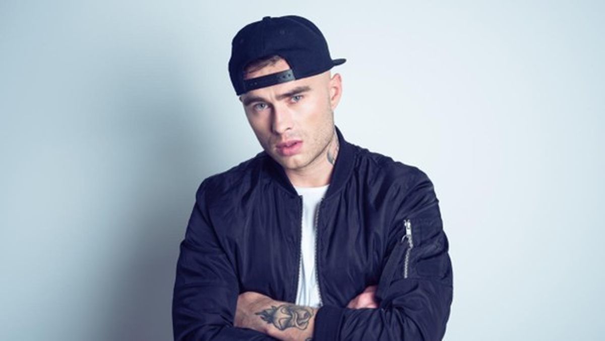 Una de las grandes ventajas de esta prenda es que se adapta sin esfuerzo a distintos códigos de vestimenta.