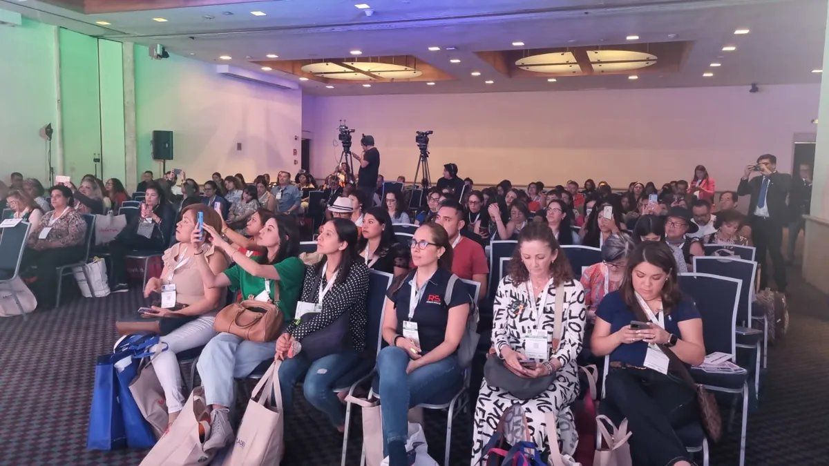 Eptur es un evento tur&iacute;stico que tiene como objetivos los negocios, el networking y la presentaci&oacute;n de novedades, as&iacute; como la realizaci&oacute;n de conferencias y capacitaciones.