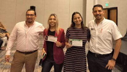 Christian Canales (izquierda), director de Ventas Área Andina de Grupo Xcaret; y Ulises Barriga, encargado de Parques, al término de la presentación en ECTU.