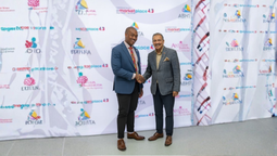 Sanovnik Destang, presidente de la Caribbean Hotels and Tourism Association (CHTA) y Hon. Charles “Max” Fernández, ministro de Turismo de Antigua y Barbuda.
