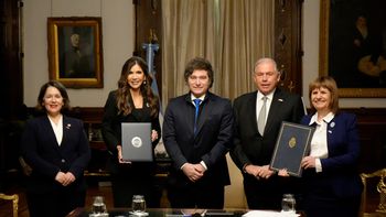 Argentina firmó el proceso de incorporación al Visa Waiver Program durante la visita de Kristi Noem.