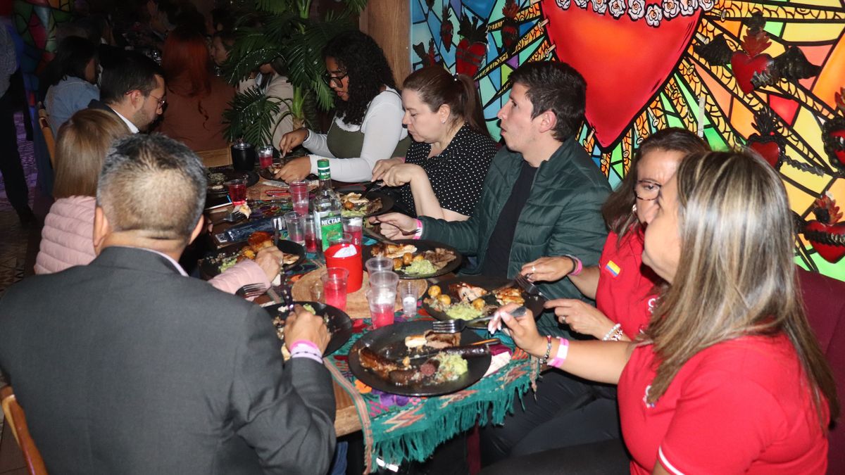 Equipo de CIC Travel en la celebración de sus 30 años.