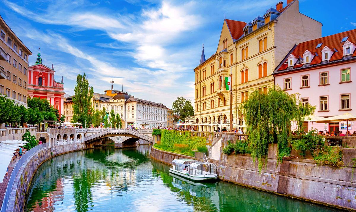 Eslovenia es un destino que cautiva por su combinación de belleza natural y su imponente patrimonio cultural.