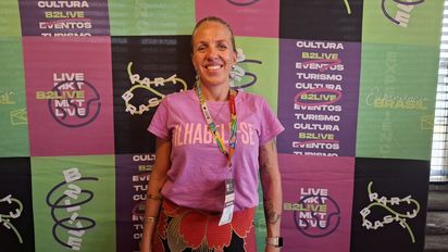 Brasil: la directora de Eventos y Promoción Turística de Ilhabela Clara Viebig promocionó el destino del litoral de San Pablo durante la FIT 2024.
