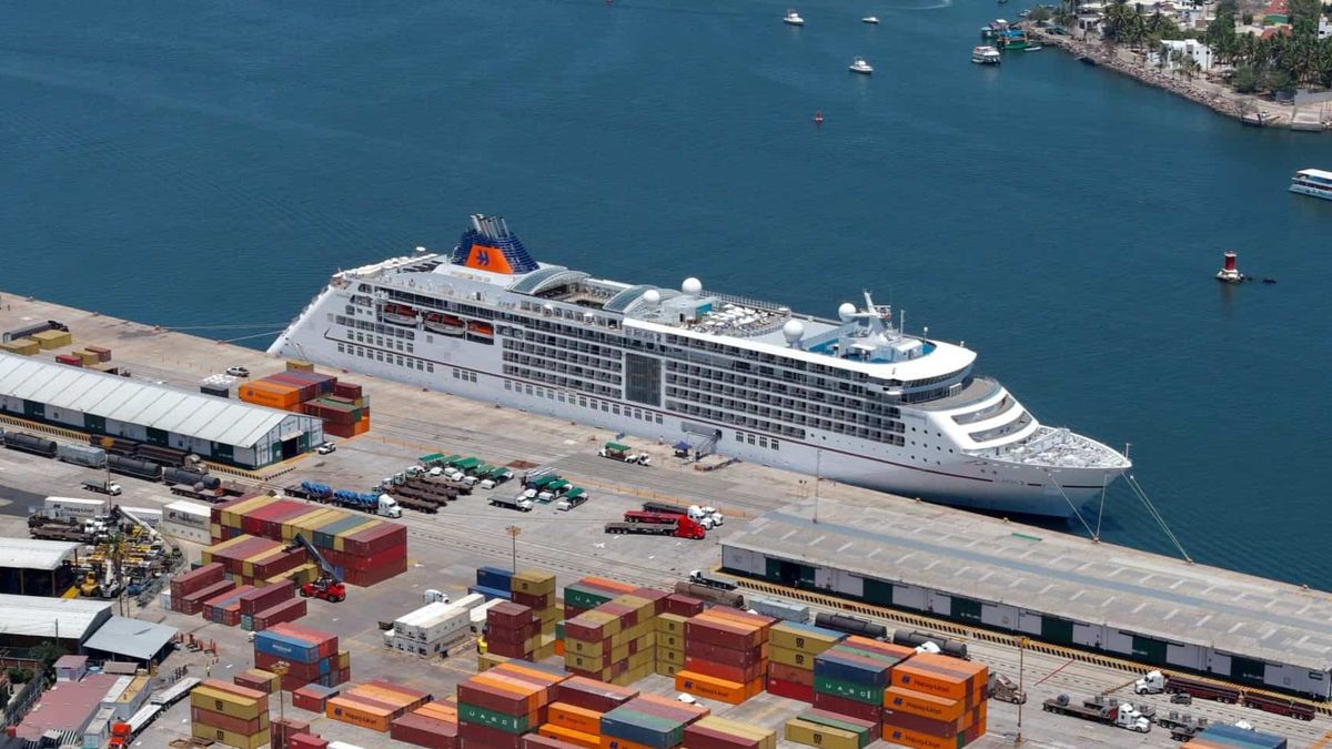 En lo que va de abril, el puerto de Mazatlán ha recibido a 16 mil 353 visitantes internacionales a bordo de cuatro cruceros.