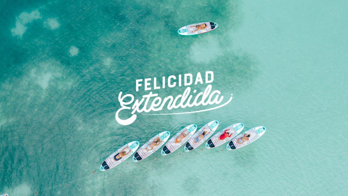 El Gobierno de Aruba decidió lanzar la campaña de “Felicidad Extendida”, un programa que se encarga de sorprender a las parejas, grupos de amigos o familias que lleguen a Aruba para que puedan convertir sus sueños en realidad