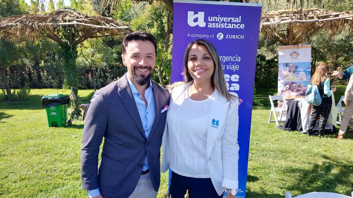 Equipo de Universal Assistance. 