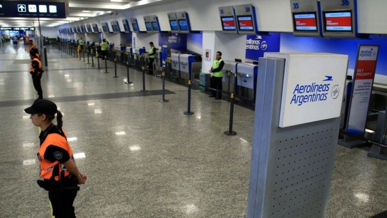 Sin vuelos por el paro: el turismo siente el impacto del conflicto por la reforma laboral. Agencias de viajes y hoteleros en alerta.