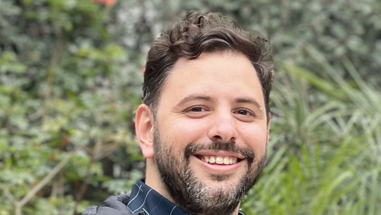 Ezequiel Piccolomini es docente de la Licenciatura en Turismo y Hotelería de UADE.