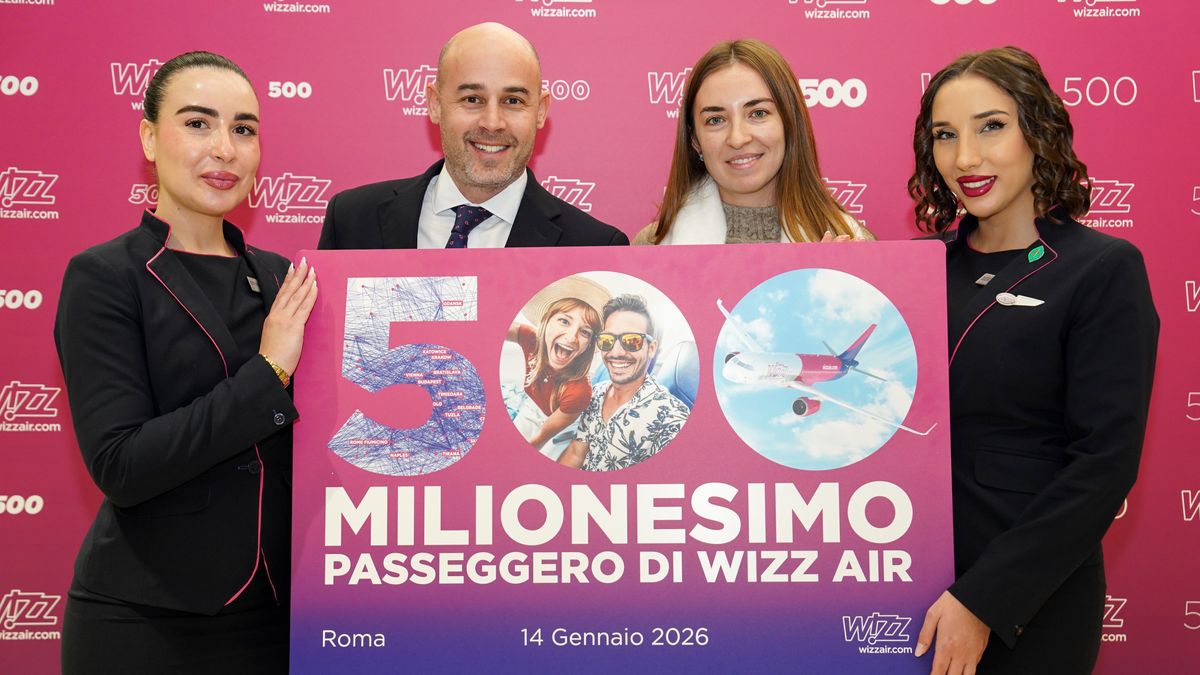 Los dirigentes de Wizz Air celebran los 500 millones de pasajeros