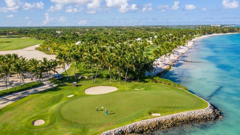 Grupo Puntacana continúa desarrollando nuevas estrategias de diversificación, no solo en la industria del turismo y la hospitalidad, sino también en materia de aviación, bienes raíces y logística.