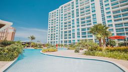 El Radisson Blu Aruba está situado en el corazón de Palm Beach.