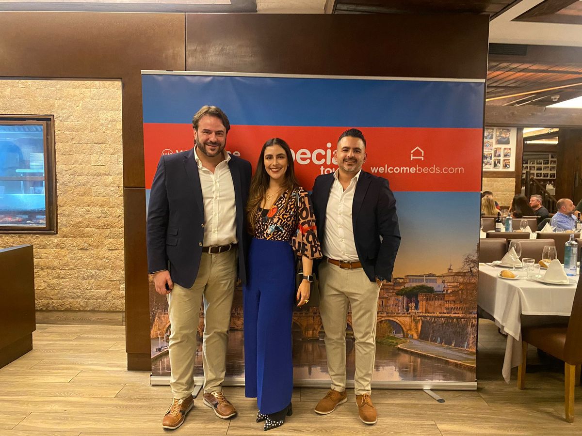 David Patiño fue el maestro de ceremonias de la cena de Special Tours.