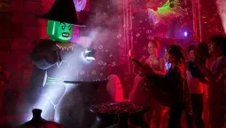 altText(Legoland Florida presentó sus clásico evento de Halloween)}