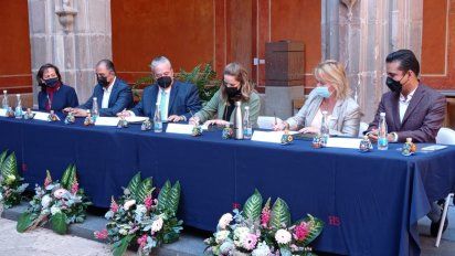 La firma de la alianza entre Conexstur y la Asociación Queretana de Hoteleros.