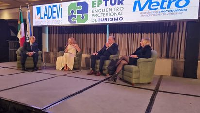 Metro realiza panel por 30° aniversario