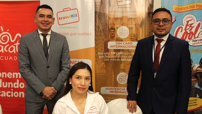 Equipo de TravelKit, encabezado por su gerente comercial Giovanna Burgos.