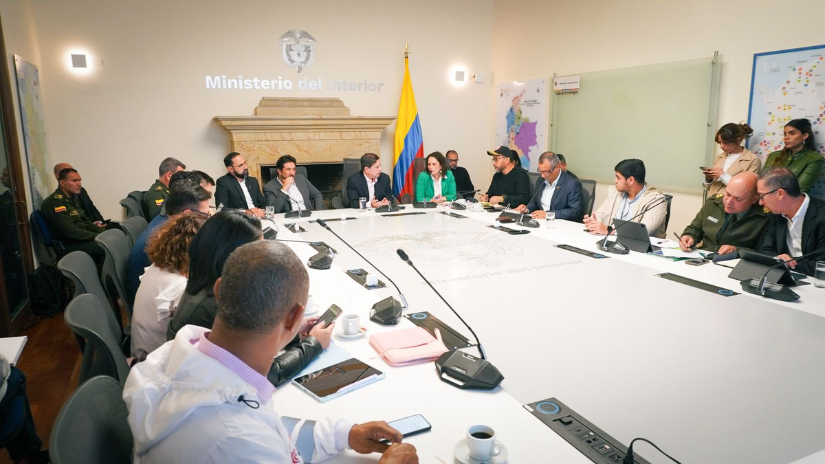 Luego de instalar un Punto de Mando Unificado-PMU para garantizar el suministro de combustibles, el Gobierno Nacional mostró las acciones para garantizar el abastecimiento de combustible JET A1.