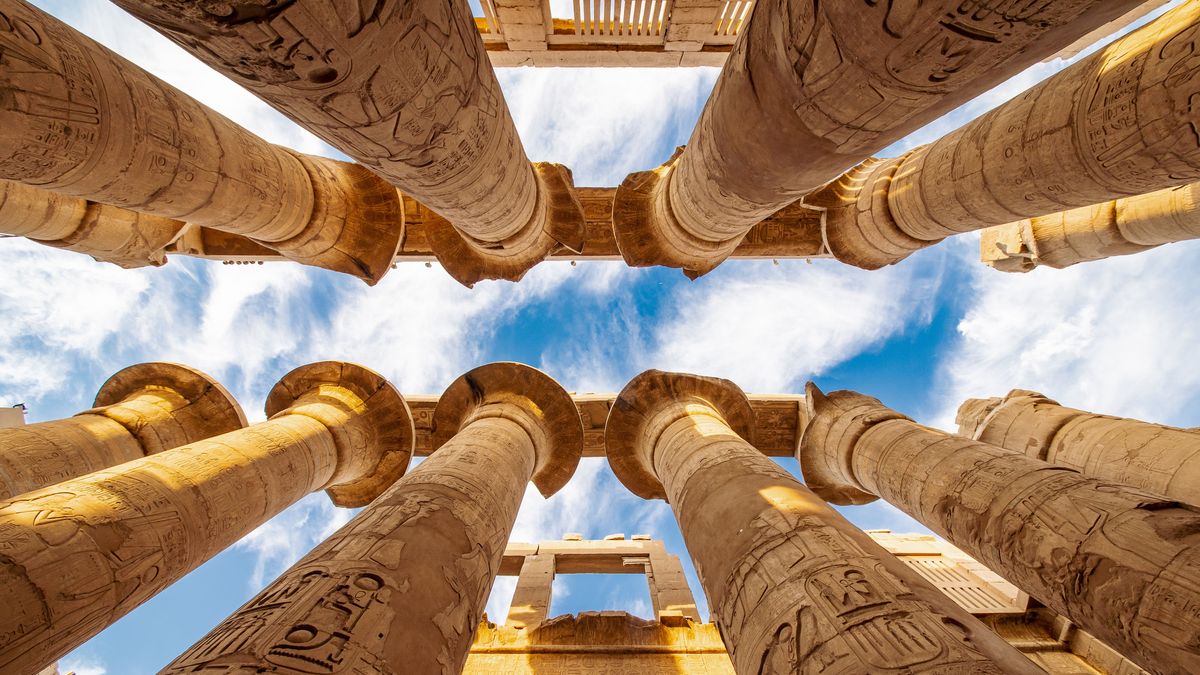 Special Tours: las visitas que se encadenan desde el crucero son las que definen el Egipto antiguo en la imaginación colectiva, tal es el caso de los templos de Karnak y Luxor, entre otros.