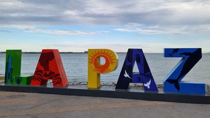 La Paz, Baja California Sur, promueve viajes en catamarán, recorridos combinados y visitas a comunidades durante este verano.