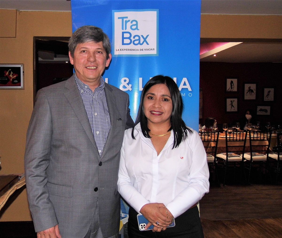 Félix Zerdán, director comercial de TraBax Turismo y; Paola Toapanta, gerenta general de Sol & Luna. - Ladevi Medios y Soluciones Félix Zerdán, director comercial de TraBax Turismo y; Paola Toapanta, gerenta general de Sol & Luna.